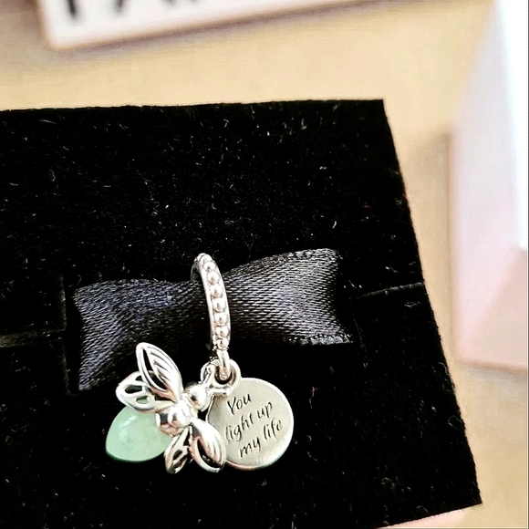 Pandora Glow-in-the-Dark Firefly Dangle Charm - Picture 2 of 10